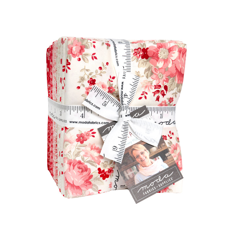 Petals and Polka Dots - Fat Quarter Bundle – 30 pieces