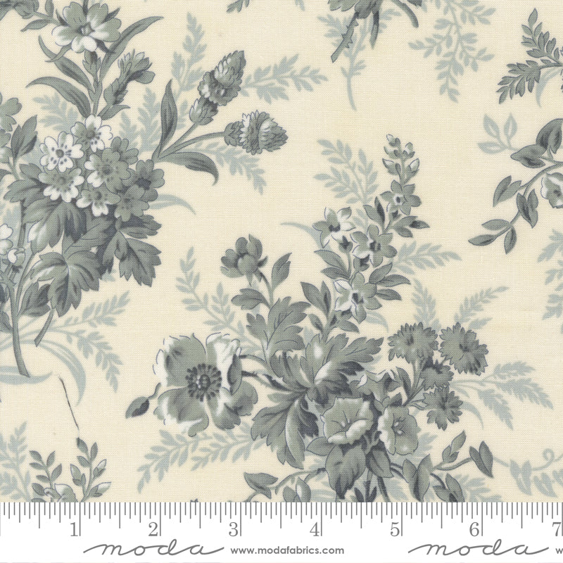Breathtaking Blues – Garden Bouquet – Ivory