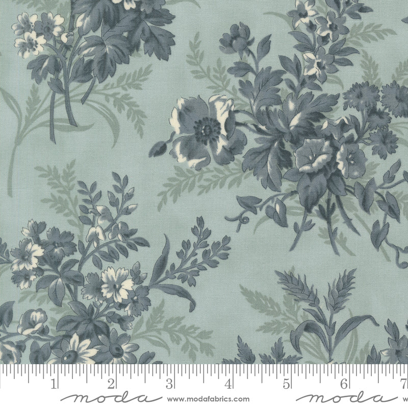 Breathtaking Blues – Garden Bouquet – Mist