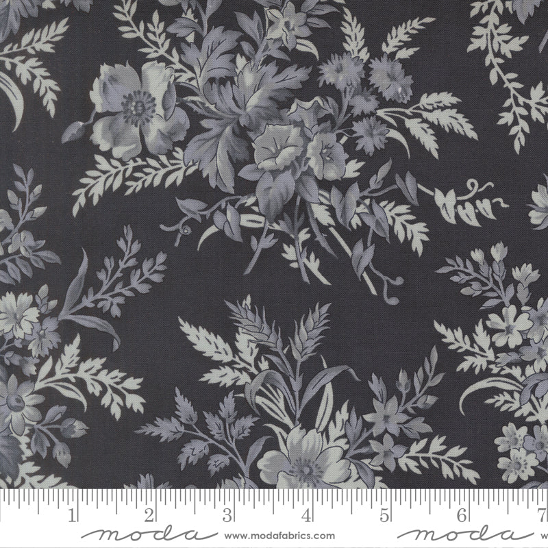 Breathtaking Blues – Garden Bouquet – Midnight