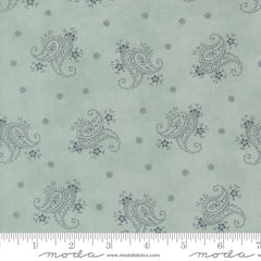 Breathtaking Blues – Petite Paisley – Mist