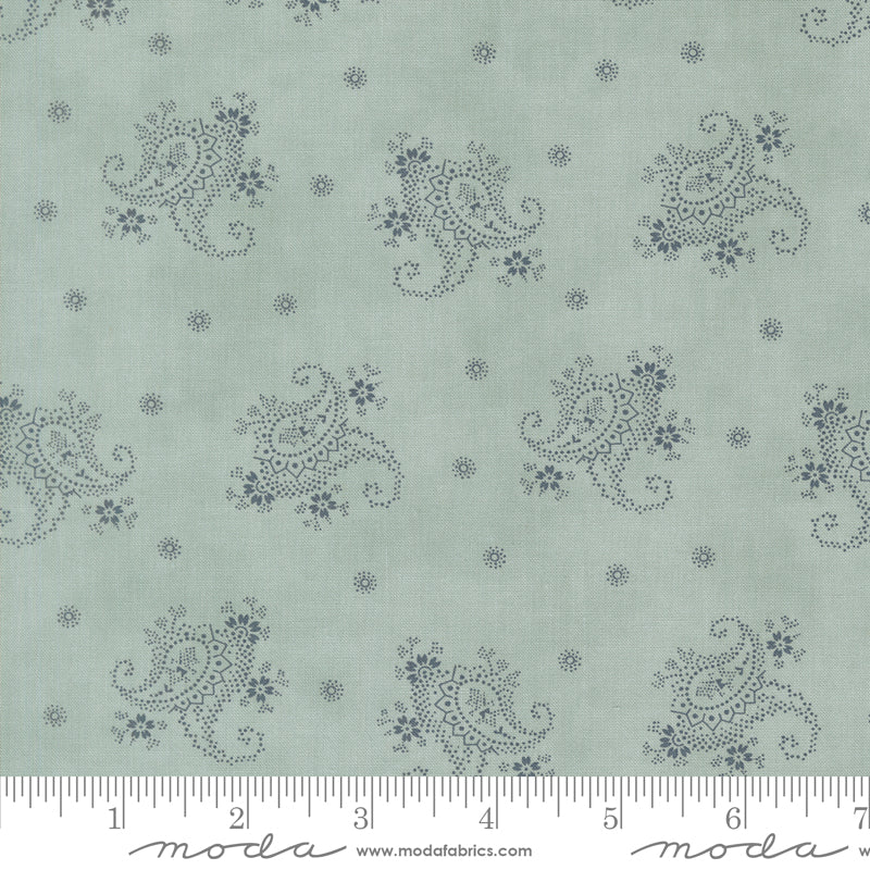 Breathtaking Blues – Petite Paisley – Mist