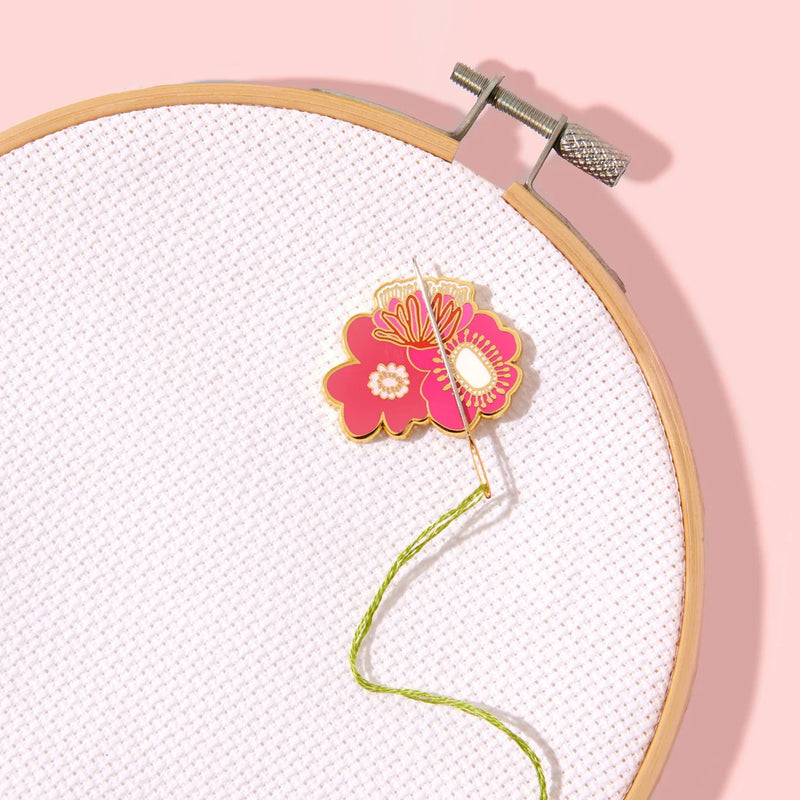 SOHMO Magnetic Needle Minder - Blooms in Pink