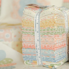 Handmade Sweetness - Fat Quarter Bundle – 32 pieces