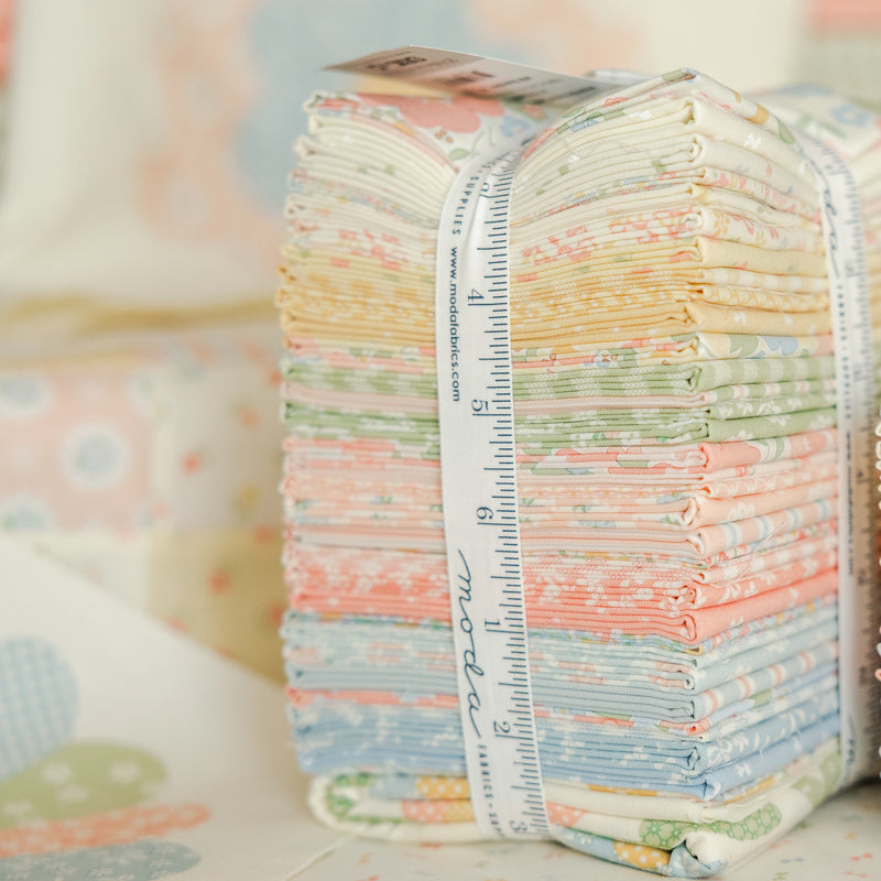 Handmade Sweetness - Fat Quarter Bundle – 32 pieces