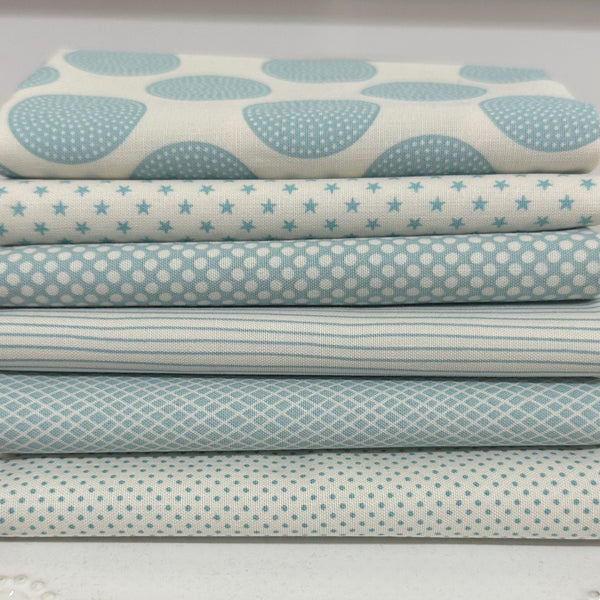 Tilda Basics Fat Quarter Bundle in Blues - 6 pieces