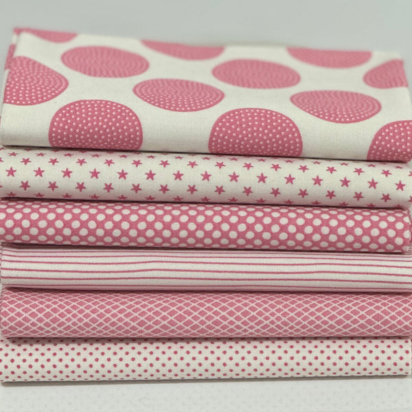 Tilda Basics Fat Quarter Bundle in Pinks - 6 pieces