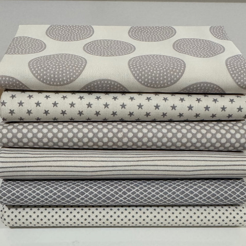 Tilda Basics Fat Quarter Bundle in Greys - 6 pieces